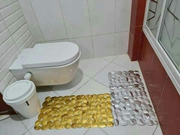 لون فضي
